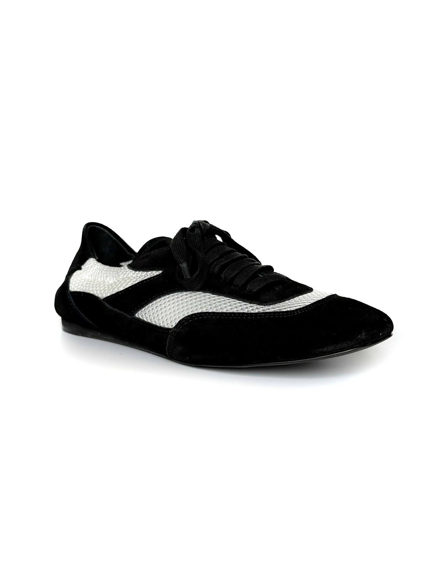 Tênis Preto e Branco em Couro