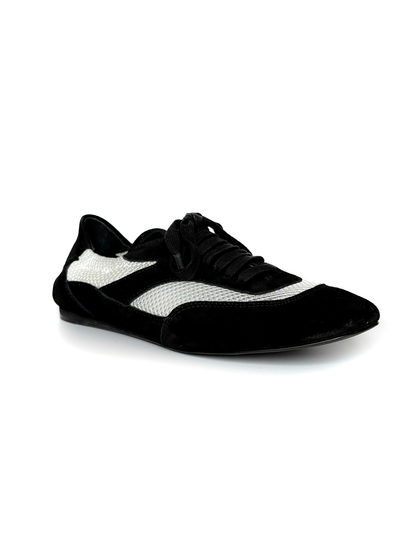 Tênis Preto e Branco em Couro