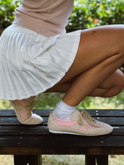 Tênis em Couro com Malha Rosa